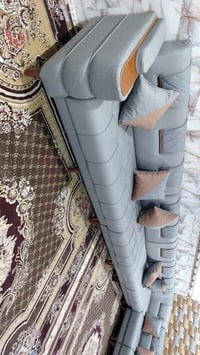 جهز عندي هذا الديوان قياس ١٤ متر ونص ٢٠ مقعد كورنر تجي بيه قنفتين مفصو...