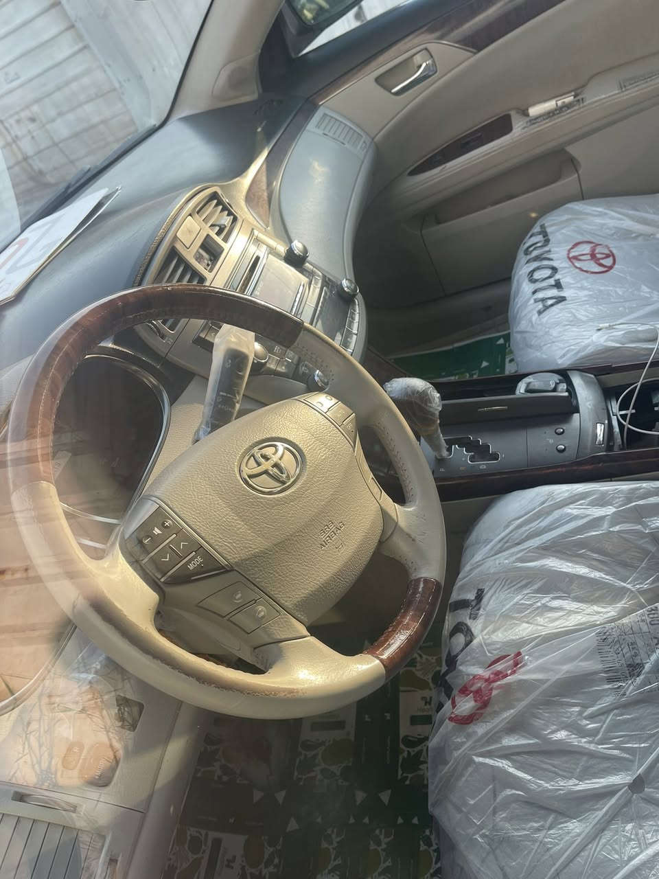 سلام عليكم افلون مديل ١١ مكينه ٣٥٠٠ سته سياره فول مواصفات ماعده بسمه امريكيه بدون حادث بس دعاميه مصبوغه سياره جديده وماكو اخته بل عراق معروضه ١٦٠ ومراوس ترهم وموجود عل فيس


**إذا كنت صاحب هذا الإعلان وتريد حذفه لأي سبب، رجاءا أرسل رسالة إلى الدعم الفني**