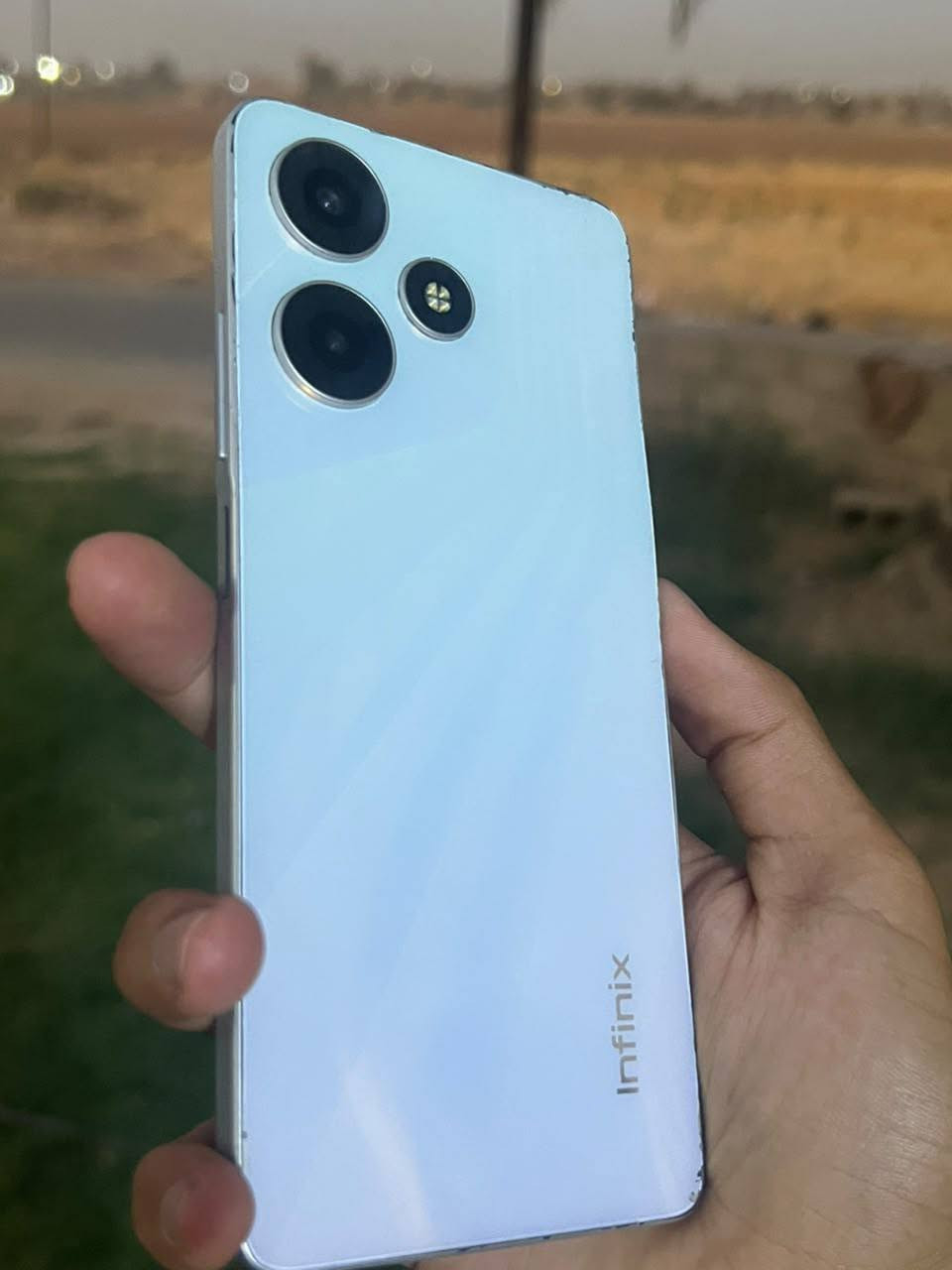 السلام عليكم للبيع أو (مراوس)
Infinix  HOT 30

📱 الشاشة: 6.78 بوصة IPS LCD بدقة +FHD ومعدل

 تحديث 90Hz.

⚙️ المعالج: MediaTek Helio G88 مناسب للألعاب والاستخدام اليومي.

💾 الذاكرة: 8GB RAM مع 128GB  

📸 الكاميرا الخلفية: 50 ميجابكسل.

🤳 الكاميرا الأمامية: 8 ميجابكسل.

🔋 البطارية: 5000mAh مع شحن سريع 33 واط.

📶 الشبكات: يدعم شريحتي اتصال ويدعم شبكات 4G.

🔒 الأمان: بصمة جانبية وفتح القفل بالوجه.

🔊 الصوت: سماعات ستيريو.

🤖 النظام: Android 13

مكاني تكريت البوعجيل 
 
للتواصل واتساب ***********
