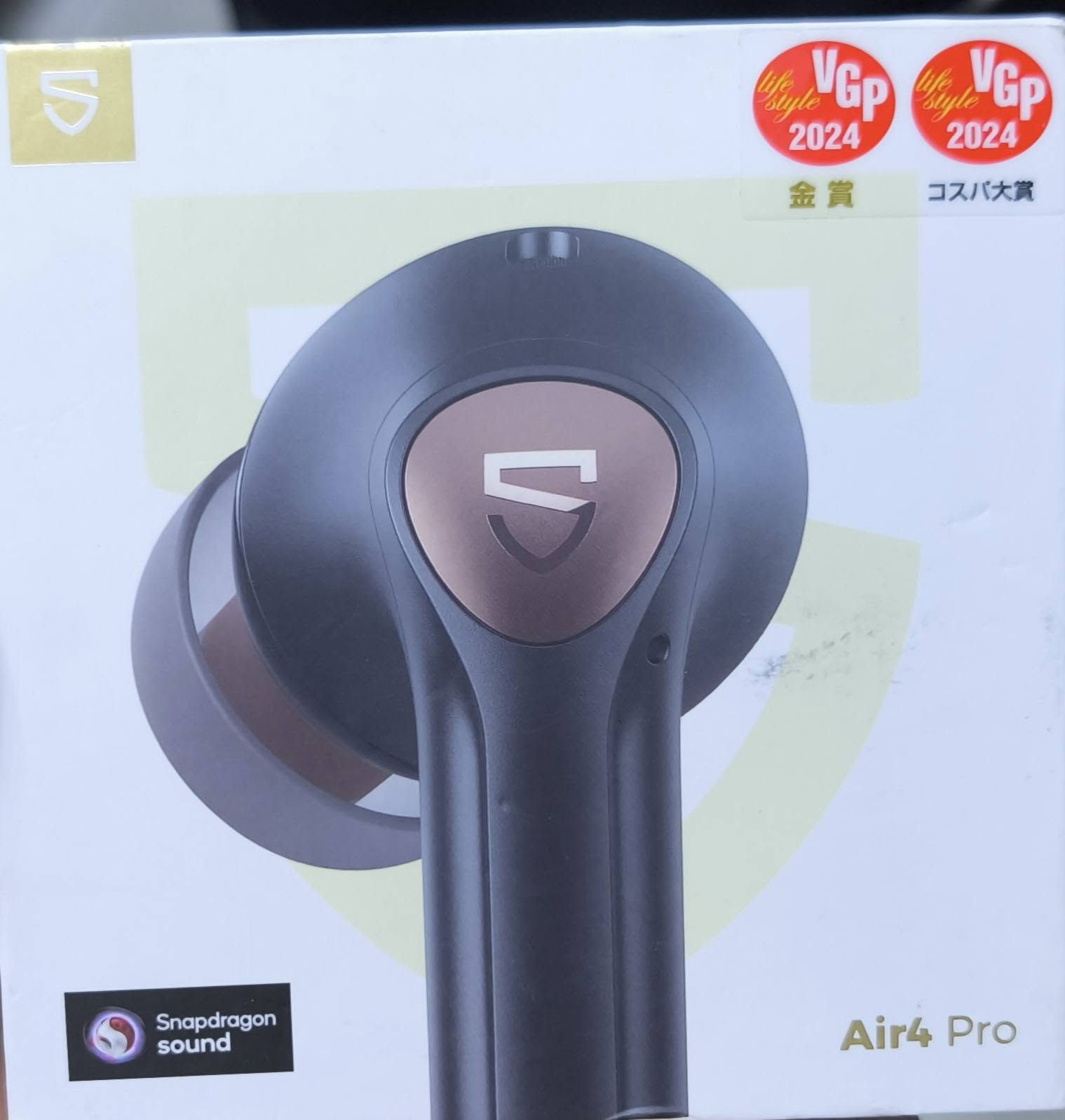 SoundPEATS Air4 Pro
🔊 صوت عالي الدقة بتقنية Snapdragon Sound
🎵 دعم Hi-Res Audio مع ترميز aptX Lossless
🔇 إلغاء ضوضاء نشط (ANC) حتى 45dB
📞 مكالمات واضحة بفضل ميكروفونات مع عزل الضوضاء
🎮 وضع الألعاب بزمن استجابة منخفض
📶 بلوتوث 5.3 لاتصال سريع ومستقر
🔋 بطارية تدوم حتى 26 ساعة مع علبة الشحن
⚡ شحن سريع عبر USB-C
💧 مقاومة للماء والعرق بمعيار IPX4
✨ الخيار المثالي للموسيقى، المكالمات، والألعاب بجودة صوت احترافية.
 قطعة لوك حبايب والسعر خاص أن شاءالله


**إذا كنت صاحب هذا الإعلان وتريد حذفه لأي سبب، رجاءا أرسل رسالة إلى الدعم الفني**