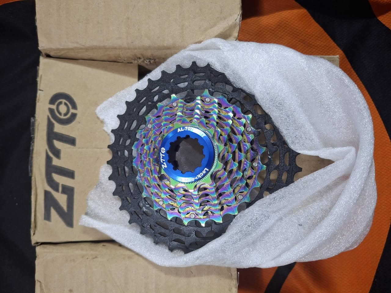 السلام عليكم للبيع اغراض بايسكل امزون شلعة
سرج كاربون فايبر عدد 2 
عداد سرعة 1
مكينة سبع ألوان عدد 1 (11)نمرة


**إذا كنت صاحب هذا الإعلان وتريد حذفه لأي سبب، رجاءا أرسل رسالة إلى الدعم الفني**