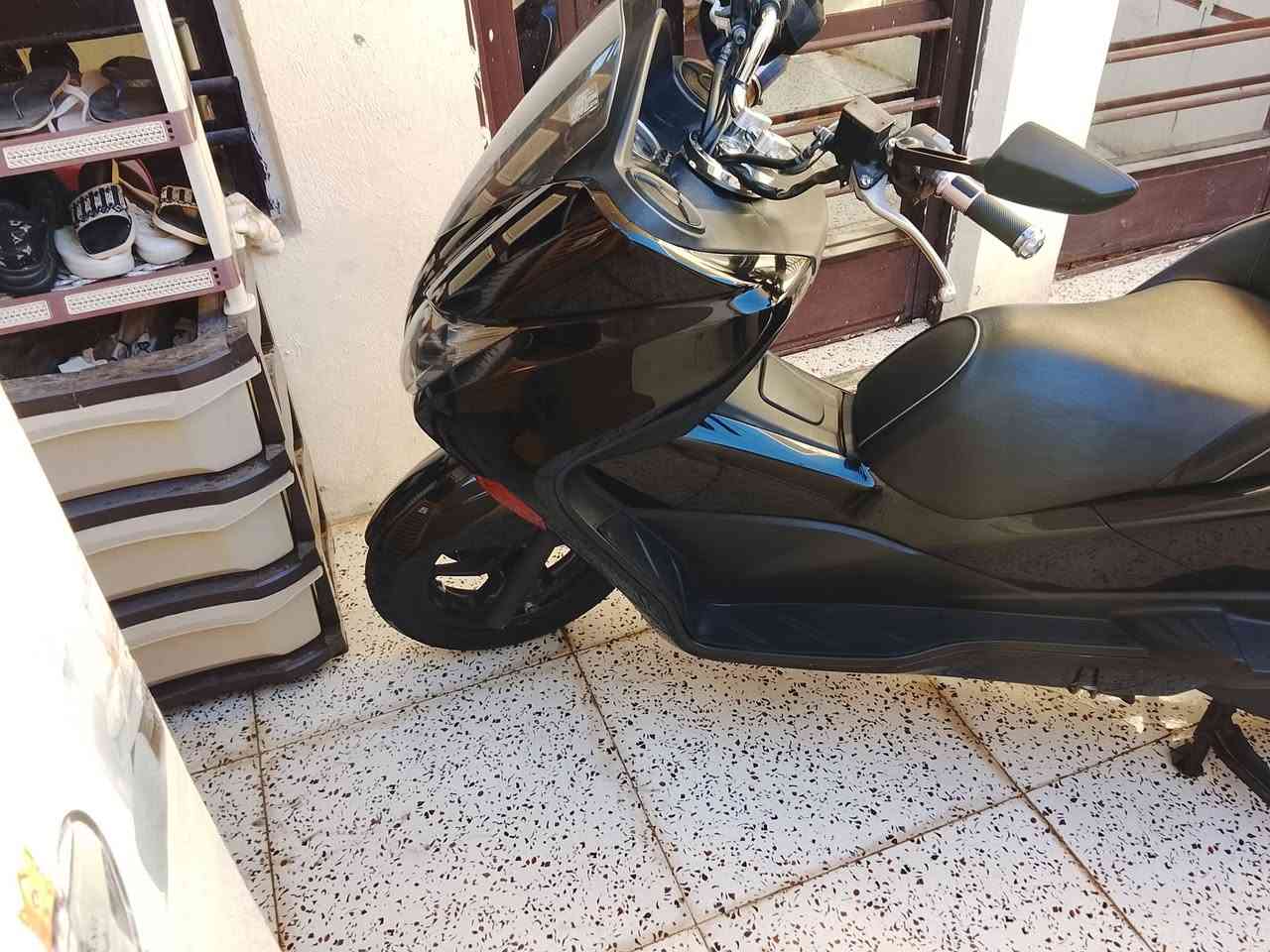 سلام عليكم فورزه 0/10 s7ماشيه 22 حقيقي جاهزه من كلشي تستحي اتكلبه هلك ما بلادي 7كير 4تحولات عبواني بغداد حي التراث شارع 60 السعر 17 بيهه مجال بسيط 
***********
