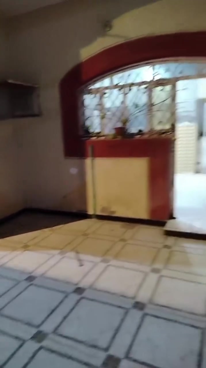 ياالله سلام عليكم دار سكن للايجار للايجار بالسنيديه البيت نظيف جاهز للسكن يحتوي على غرفتين وهول2واستقبال ومطبخ وكراج منطقه وجيران ذهب كافه الخدمات متوفره للاستفسار*********** مكتب عقارات البصره حي الزيتون مقابيل صيدليه الفجر سعر الايجار600قفل
