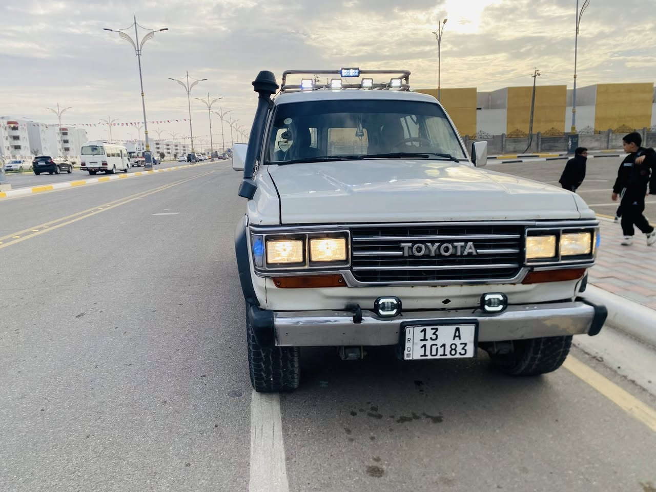 السلام عليكم 
للبيع 
لاندكروز موديل89 مسجل بالسنويه85
سياره جاهزه كير ومكينه حداديه تبريد كهربائيات كلها جاهزه
سنويه ورقم جدد
مكينه بلاديه
سوبايه ودرج اصليات سل اتيل
تخم تاير نظيف سبيسرات ترفيع
السعر 55 ورقه
العنوان كربلاء
***********
