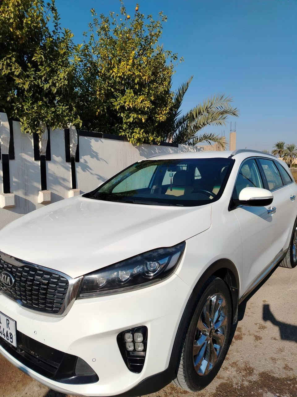 سورنتو موديل ١٨ خليجي مكفوله بيه بارد يم قبق البانزين رقم بغداد سياره فول عدا الفتحه بيه بارد بسيط ومبين في الصور مكانه بغداد رقم صاحب السياره ***********
