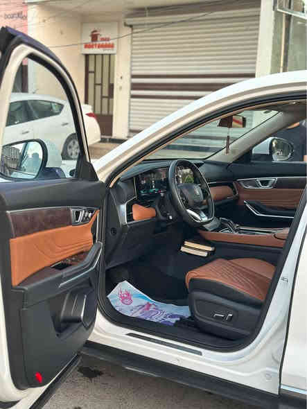 بيستون فاو T99 موديل 2023 ماشيه27 الف كم فقط 

مكينه 2.0L توربو رقم بغداد تحويل مباشر للمشتري 

المواصفات 🔰

كاميرا 360 درجه + رادارات + حساسات توقف اوتو

تحديد المسار + تحذيرات نسيان + تصادم أمامي

مثبت سرعه + هاند بريك كهربائي + تبريد قطعتين

صندوق اوتو + كشنات جلد + تدفئه + تحكم كهربائي

بصمه تشغيل + عازل حراري + سقف بانوراما

السياره فول مواصفات وداخل الضمان

مشامه ريحه البنزين العادي، برغي ما مفتوح بيها

جديده جداً …

كفاله عامه استخدام 9 اشهر فقط 🌀

السعر 25 مليون قفل 

📍 مكان السياره / بغداد - مقابيل جزيرة بغداد السياحية

📞 رقم صاحب السياره - ‏ *********** بغداد
