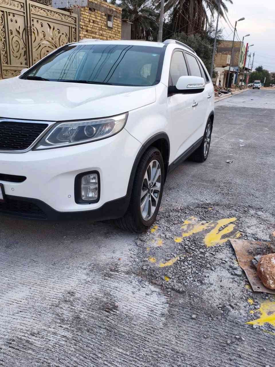 السلام عليكم ورحمة الله 
سورنتو ١٤ خليجي مكفولة من الضربة والصبغ والتبديل بيها بارد جدا بسيط وممبين اصلا..  فول مواصفات بصمة تشتغيل + بصمة ابواب + بصمة جنطة ثلاث قطع تبريد تبريدها ماشاء الله ثلج ويل كروم تحكم ستيرن اشارة بالمري الجانبية + مري شفط اشارة ترحيب  حساسات امامية وخلفية كامرة . محرك ٤ سلندر السيارة عليها ادامة من الدعامية للدعامية حدادية كاملة دبلات امامية خلفية هنه وقواعدهن بوش امامية وخلفية + البوش الزيتية روس ارواط طوب شموع ذرعان ولاستيك رباط كله جديد وكالة اضافة الى ادامة منظومة الاحتراق فلتر و فيت بم اصليات بلكات اصليات من شركة كيا واشر قبق ولفات فلاتر جدد تخم تاير جديد ماصار شهر من شديته باتري جديد السيارة جاهزة من كل شي ترايها لدهوك كير محرك مكفولات رقم انكليزي سنوية مجددة قبل شهر لغاية ٢٠٣١ السعر المطلوب ١٧٠ وبيها مجال
***********
***********
ملاحظة بيها ٦ رصعات حالوب خفيفات ممبينات بس يطلعن بالسونار مكان السيارة ديوانية المركز
