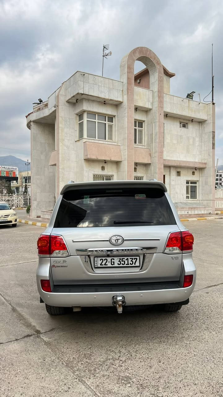 لاندكروزر 2013 V8‎
فول مواصفات 
شغال ( تشغيل عن بعد )
بصمه
ابواب بصمه
‏‎كشنات جلد
‏‎ستيرن فوليوم
جامات اوتو 
‏‎كشن كهربائي
‏DVD بالسقف
‏‎كاميرة
‏‎سلايد 
‏‎شاشه
‏‎لايتات زينون

‏‎ماشية ٢٠٠ الف
‏‎محرك كبس ما مفتوح
‏‎السيارة حلوه بمعنه الكلمه

‏‎ملاحضات:

‏‎جاملغ و باب سكن اثر طخه صابغين علمود لون
‏‎راس جاملغ سايق بيه تعديل

‏‎مكان السيارة عقرة 
‏‎رقم تلفون ☎️ 
( *********** )
