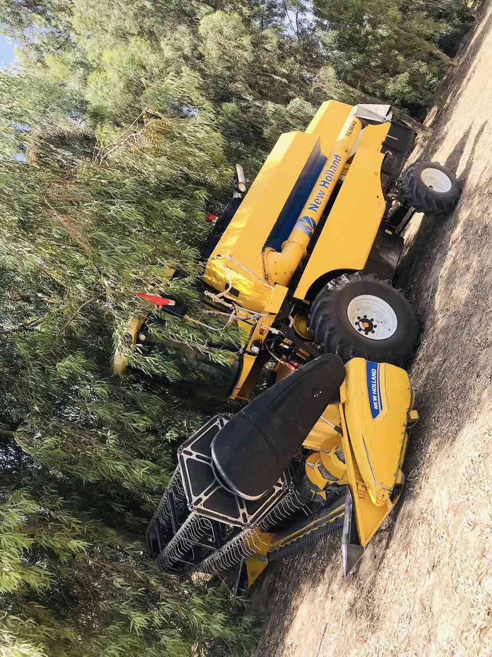 سلام وعليكم حاصده نهولند للبيع موديل 2019 اربعه بلم جاهزه وميحتاج اي مصرف تصرف عليها موجود بكل وقت ***********
