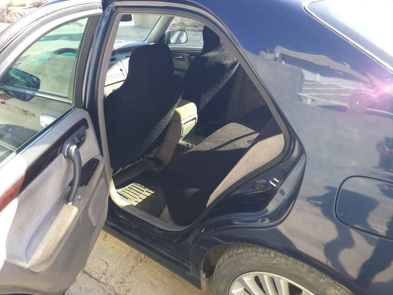 سلاوی خوای گەورەتان لێ بێت..
بـۆ فـرۆشــتن.
مەلیڪە مۆدێل 2001 بڕاوەیە.. 
مڪینەی VVTi دوونیووی گەورەیە 
گێڕو مکینەو کارەبایی هەمووی بەشەرت
ڕەنگی نیلی تۆخ هەیڪلی زۆر ڕێک و جوانە 
کاڵبونەوەو چاڵ و قوپاوی تێدانیە.
دعم و لێدراوی نیە.
ژێرەوەی زۆر خاوێنە خایس و ڕزیوی نی یە..
سیارەکە کامل جاهیزە. 
سعری 35 وەرەقە و معاملە
شوێن ـ قەڵادزێ 
بۆ پەیوەندی
واتس ئــاپ ***********

تــێـبینـی/ ئەم دوو نەقسەی هەیە
1 ـ داشبۆردەڪەی جوانڪاری دەوێتەوە
2 ـ پێشی شلەو تەقەو ڕەقەی تێدایە
 واتـا تووندڪردنەوەی دەوێت السليمانية, العراق
