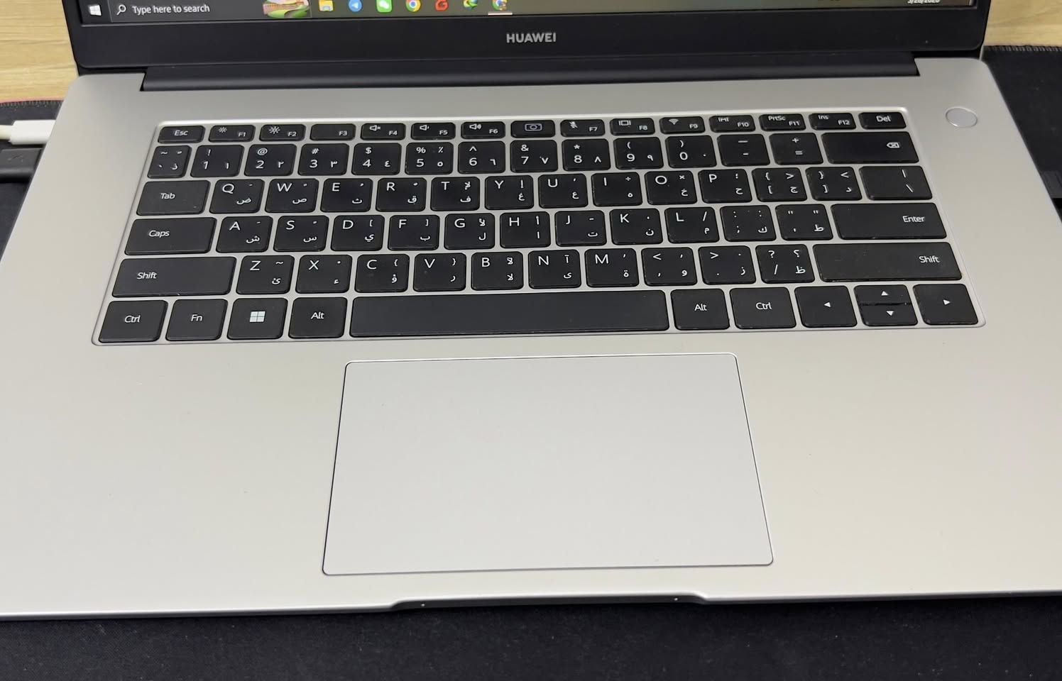 لابتوب هواوي MateBook D15 (للبيع)
جهاز نظيف جداً وأخو الجديد، استخدام منزلي خفيف وما مفتوح ولا مصلح.
⚙️ المواصفات:
 المعالج: Core i5 (سريع مال كرف وشغل).
 الرام: 8 جيجا (سلاسة وبدون أي تعليق).
 الشاشة: 15.6 بوصة FHD مريحة للعين.
 المميزات: هيكل ألمنيوم خفيف، بصمة إصبع بزر التشغيل، وكاميرا مخفية بالكيبورد.
 الملحقات: الشاحن الأصلي ماله.
 السعر: [500 الف] (وبيه مجال للشراي).
 (متواجد توصيل وفحص واستلام).
📞 للتواصل: خاص أو واتساب ***********
