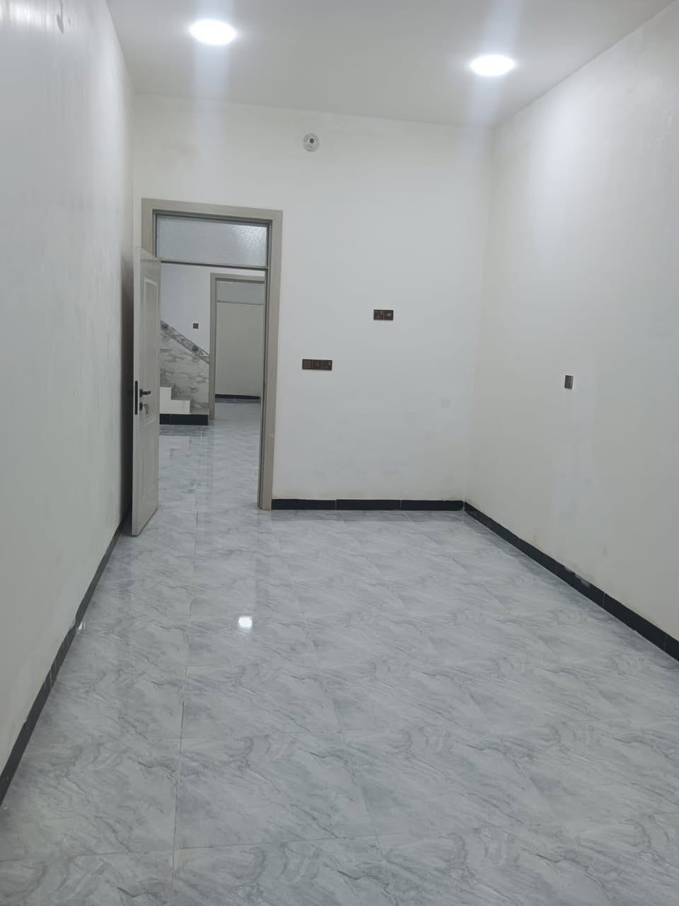 🏡 مشتمل للبيع فرصة مميزة

طابو صرف بسمي (تحويل ثاني يوم)

📍 العنوان: الفلوجة – حي الشهداء (الامين) قرب ابو عبدالله

📐 المساحة: 125 متر مربع
📏 الأبعاد:

- الواجهة: 6.25 متر
- العمق (النازل): 20 متر
 رقم العقار 20053

🛣️ الشارع: 10 متر
💡 تتوفر جميع الخدمات (ماء، كهرباء، وغيرها)

💰 السعر:82 مليون (قابل للتفاوض)

📞 للاستفسار والتواصل: ***********

فرصة جيدة للسكن أو الاستثمار ✨

