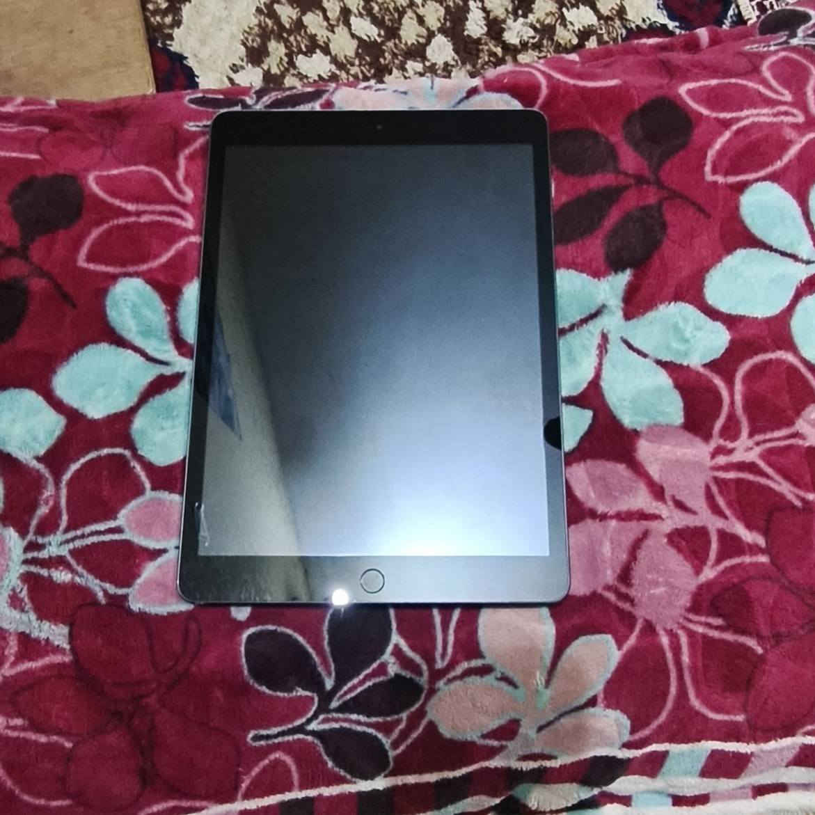 سلام عليكم ايباد 9 للبيع ذاكره 64 ايباد نضيف كلش السعر 200 قفل مكان كربلاء ***********
