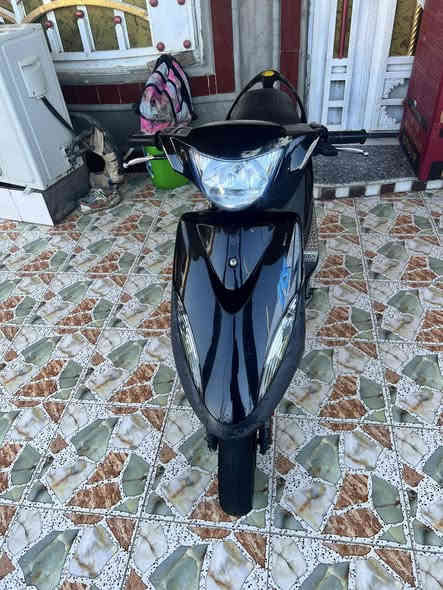 سلام عليك دراجه ماكس عدله صايله شهرين من طلعت من الرمبه كفاله موديل (2007)مكاني البصرة قضاء الدير سعرها (1150)رقم الهاتف(***********)
