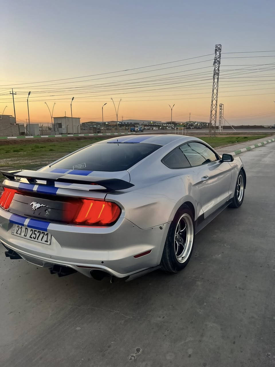 بيع سريع.  السلام عليكم. موستنج ٢٠١٦ ايكو بسوت. صبغ حزام قماره تكم مكفولات. كير ومحرك وتخم تاير امريكي جوها كفاله. صدر ٩٠ بل ميه حادث جاملغات وبنيد. بيع نقد. قفل ٩٠. لي تخدمه يتصل ما اجاوب ع ماسنجر *********** والف خير وعافيه ع ياخذها سياره تخبل وشرط بانزين عادي ونصبه وداخل كلش حلوه بل حقيقه. مكانها ديالئ بعقوبه
