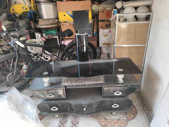 السلام عليكم ميز تلفزيون استعمال قليل نظيف حيل سعره 40 وبي مجال مكاني حي فلسطين95 تواصل خاص او اتصل ***********
