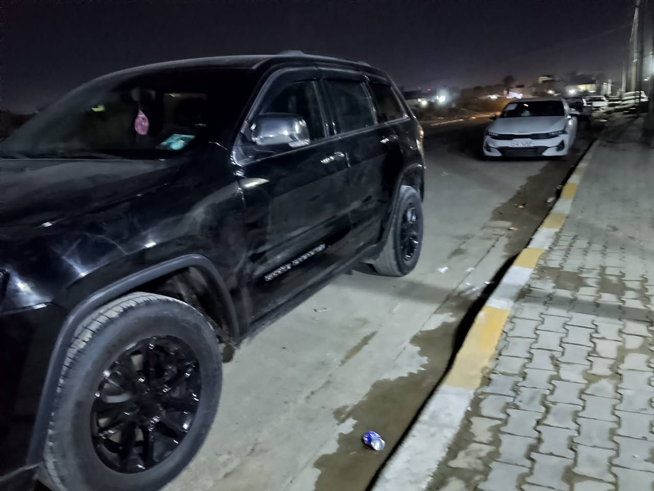 سلام عليكم
جيب للبيع موديل 17 سيارة فول ماعده الفتحه راعيها موجود يريد مداور سيارة معروضه 180 وبيها مجال 
مكلف بل نشر الاستفسار اكثر عل سيارة الاتصال على الرقم 
*********** مكان السيارة ديوانيه مركز
