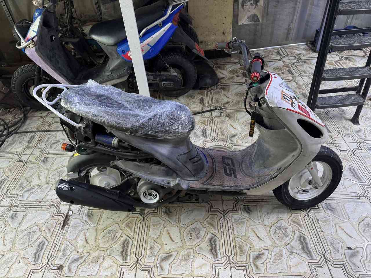 ماكس منغولي مع كامل ملحقات 
السعر 390 مكان الدراجة سايدين حي الحكم 
مجاور صيدلية العين ***********
