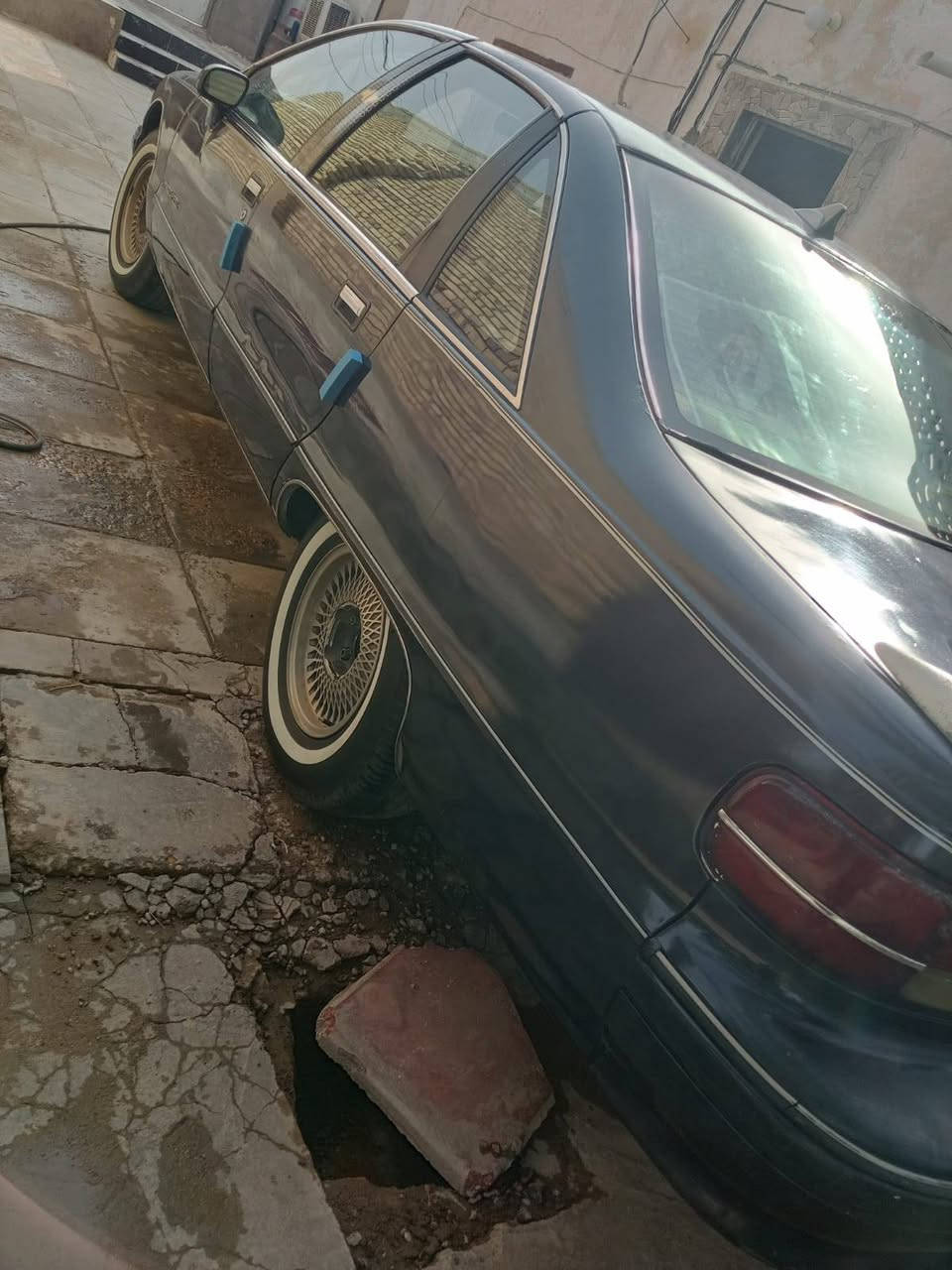 السلام عليكم
كابرس دولفين 1991
رقم أنگليزي بغداد بأسمي 
مكينه في في تي 3000
غرفتها گدام عينك تعال وفرش ونام بيها 
كهربائيات كلها شغاله 
تخم تاير 
تبريد شغال 
بديها شوف العين نظافته 80%
منظومة زنون 
سنويه بأسمي تريد تحويل تريد أدوار الك بكيفك 
سعرها 40  لأن متعوب عليها أذا مو شراي لا تكسر بيها 
مكاني الناصريه 
الرقم ***********
