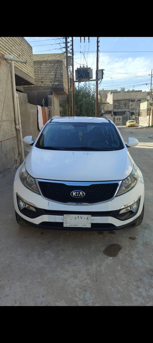 سبورتج 2015 خليجي
سعرها 155 وبيها مجال 
ماشيه 130 الف 
*********** السيارة بأسمي بيها بارد باب السايق 
مكانها حي أور
