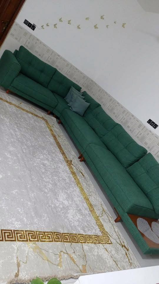 السلام عليكم
دار للبيع في منطقه السياسيين على ساحة خضراء
قرب روضة البراعم
بناء حديث
مساحه 125م
للاستفسار***********
