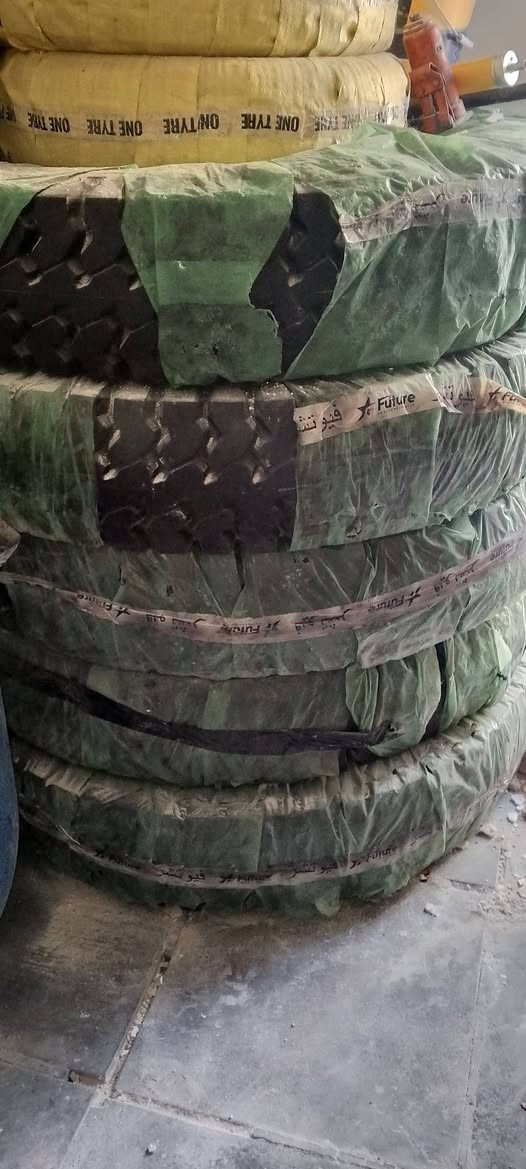 السلام عليكم 5تايرات للبيع مال سياره جبيره لوري اي ستفسار هاذ رقم ***********
