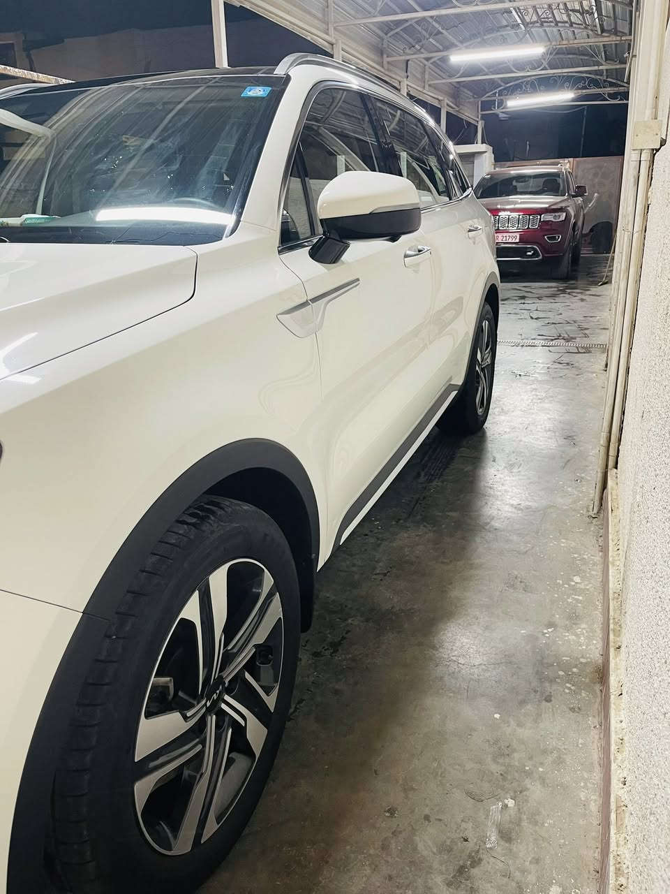 سلام عليكم 
للبيع 
سورنتو موديل ٢٠٢٣ خليجي فور اكس 
رقم بغداد بسمي 
ماشية ٤٨ 
ستة سلندر 
فول مواصفات واحد على واحد 
بصمة
بانوراما 
فورويل 
كشنات تدفئه تبريد 
خمس كامرات 
كير ماوس 
سايد برك بصمة
مري شفط 
حساسات 
نزول منحدرات 
تشغيل عن بعد 
كار بلي
اريل انفكيشن 
كشنات جلد + كهرباء 
شاحن في الكراسي الامامية 
شاحن واير ليس 

السعر ٣٠٥ وبيهة مجال 
مكان السيارة بغداد 
الاتصال ***********
مكفولة فقط بارد بسبط مأشر بصور
