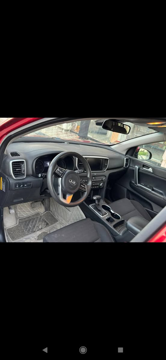 كيه سبورتج ٢٢ وارد امريكي السيارة جديدة بيها بس قطعة وحدة جاملغ ايمن كير أو مكينه حدادية كشر كفالة ماشية ٤٣ السيارة نضيفه السعر 165 مع المجال العنوان بابل شارع 80 للاستفسار الاتصال على ***********
