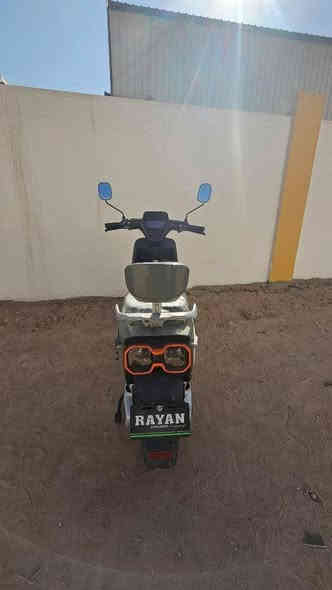 سلام عليكم ورحمة الله وبركاته
دراجه شحن ريان ام عيون دراجه نضافه 100 % كفاله عامه بيه أوراق ومكاتبه معرض.
يرادله تبديل كم بطاريه.
السعر 750 وبيه مجال الشراي *********** واتساب فقط نجف مكاني
