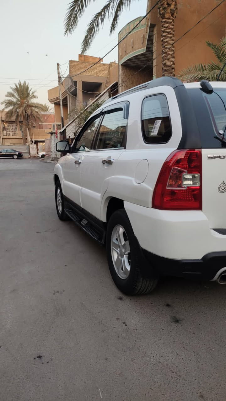 كيا سبورتج 2009 خليجي رقم بغداد الانكليزي الجديد
مكفولة كفالة عامه ماعدا البلاستيك ( السيارة فول مواصفات خليجي )
فتحة سقف سلايت روف
مكينة 2000 دوش
شاشة عرض كبيرة
داخل بيجي وصاج
دسك امامي خلفي
لايت زنون جديد
بلاجكتور امامي 
دبل كزوز
اي بي اس
كشنات جلد
تخم تاير جديد ويل كب
صدر امامي خلفي جديد 
تبريد ثلج 
سستم داخلي وخارجي الأرضية جلد
السيارة باسمي سنويه جديده لل 2030
السياره استخدام شخصي قليل جدا ماشيه 107 الاف حقيقي السعر ١٣٥ ورقة مجال بسيط جدا 
للاتصال ***********
