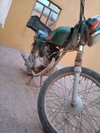 دراجه ايراني للبيع دراجه ما اكلك مكفوله عوزه ترتيبات بس شقاله ما بيه ش...