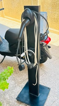 شاحنه +بوكس +استاند حديد مال سراج الدين الاصليه بيها تحكمات بلامبير تب...