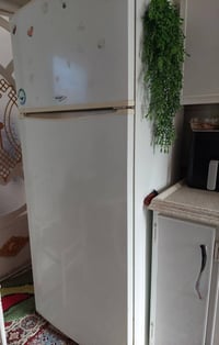 ثلاجة vestel تشتغل ومابيها اي مشكلة تبريدها فول السعر ٣٥٠ 07864668460