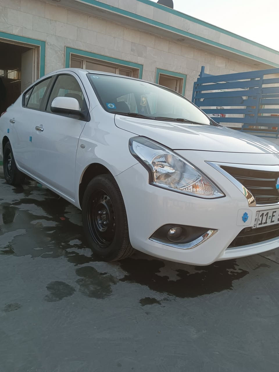 السلام عليكم للبيع نيسان سياره جديده وضع شركة 2024رقم بغداد مكاني كوت ***********
