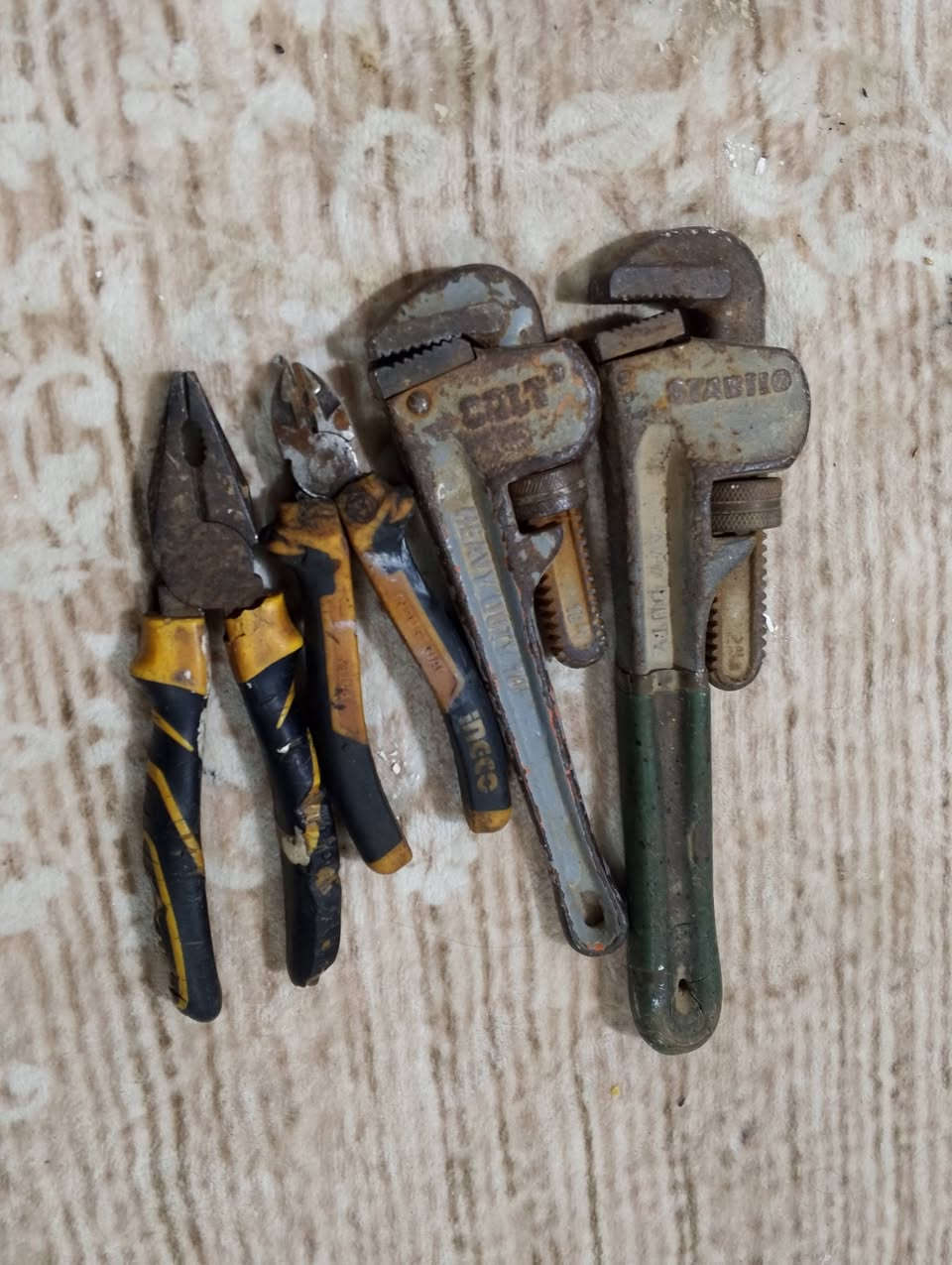 غراض للبيع درين همر كامره
سعار خاص 
***********
