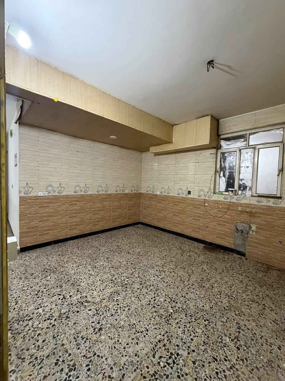 � للإيجار في شارع النخل
دار سكنية طابق أرضي بمساحة 150 متر، تحتوي على غرفتي نوم ومناسبة للعائلة.

💰 الإيجار: 650 ألف دينار شهرياً

📍 الموقع: شارع النخل

للاستفسار والاتصال:
📞 ***********

🏢 مكتب حلم عقاري
السيدية - الضباط - شارع الكويتي
