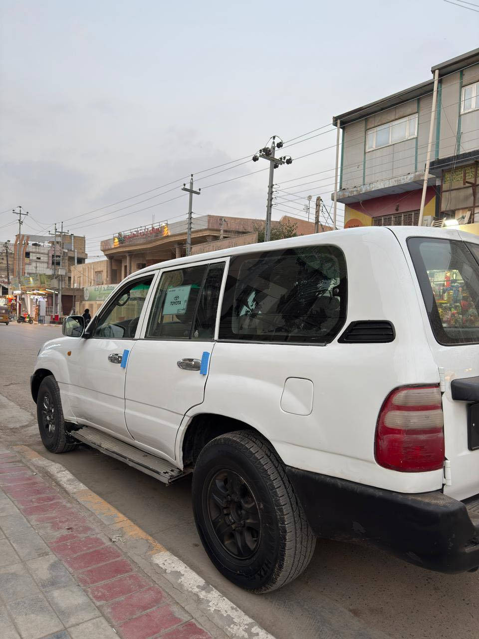 السلام عليكم . مونيكا للبيع كفاله كير مكينه شاصي اصولايات. محرك6اسلندر بانزين كير اوتماتيك صبغ عام  .مزاد وزاره الداخليه.سعر65 بيها مجال . للاستفسار:***********
