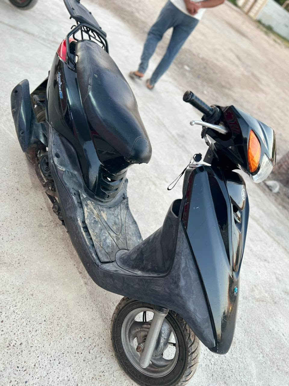 للبيع اكزز بيهه تبخير دراجه شلعه ومعدل بس تبخر وباقي تفاصيل داخل الفديو موجود مكاني بغداد الغزاليه سعرها 400 وبيها مجال *********** لتراسلني خاص اتصل على صاحب الدراجه اني مكلف بنشر
