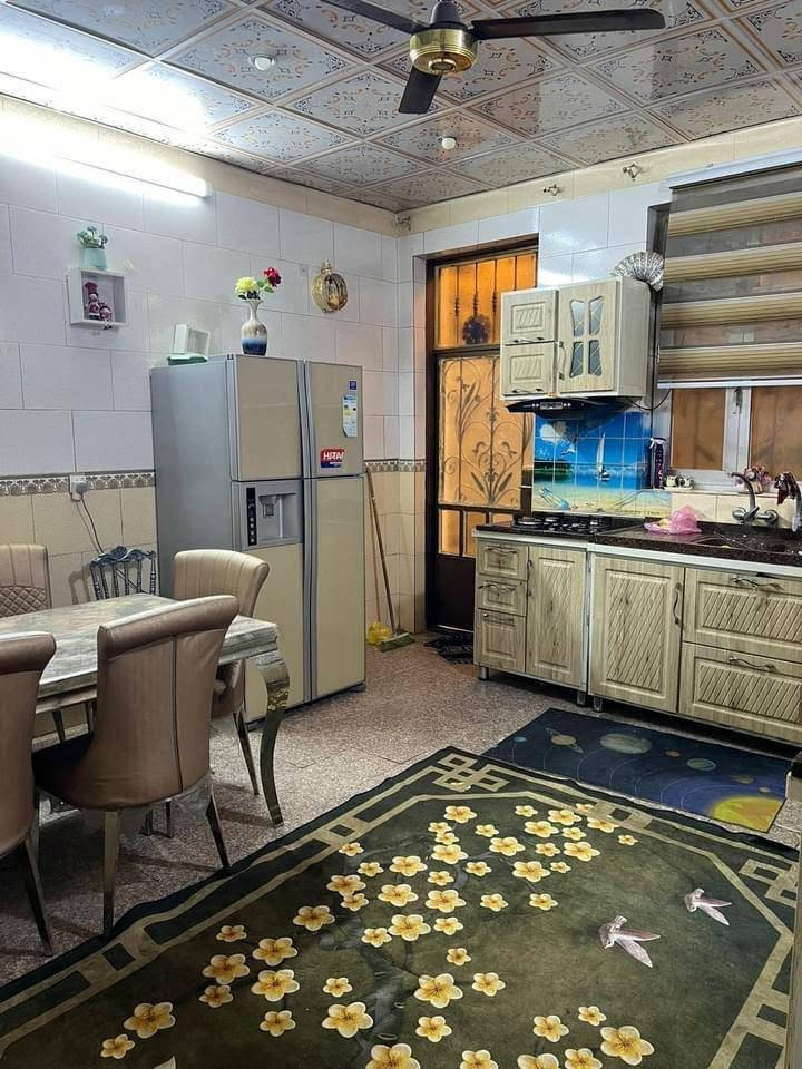 دار للببع مسا حة 170م
@ثلاث طوابق
واجهة8.50م
نزال20م
استقبال ومطبخ حار وبادر 
5حمامات  ومخزن
....
موقع الد ار  الشعب حي التجار
.......
مراجعة مكتب دلالية الامين
بادارة ابو ايمن الحميداوي
***********@@@
