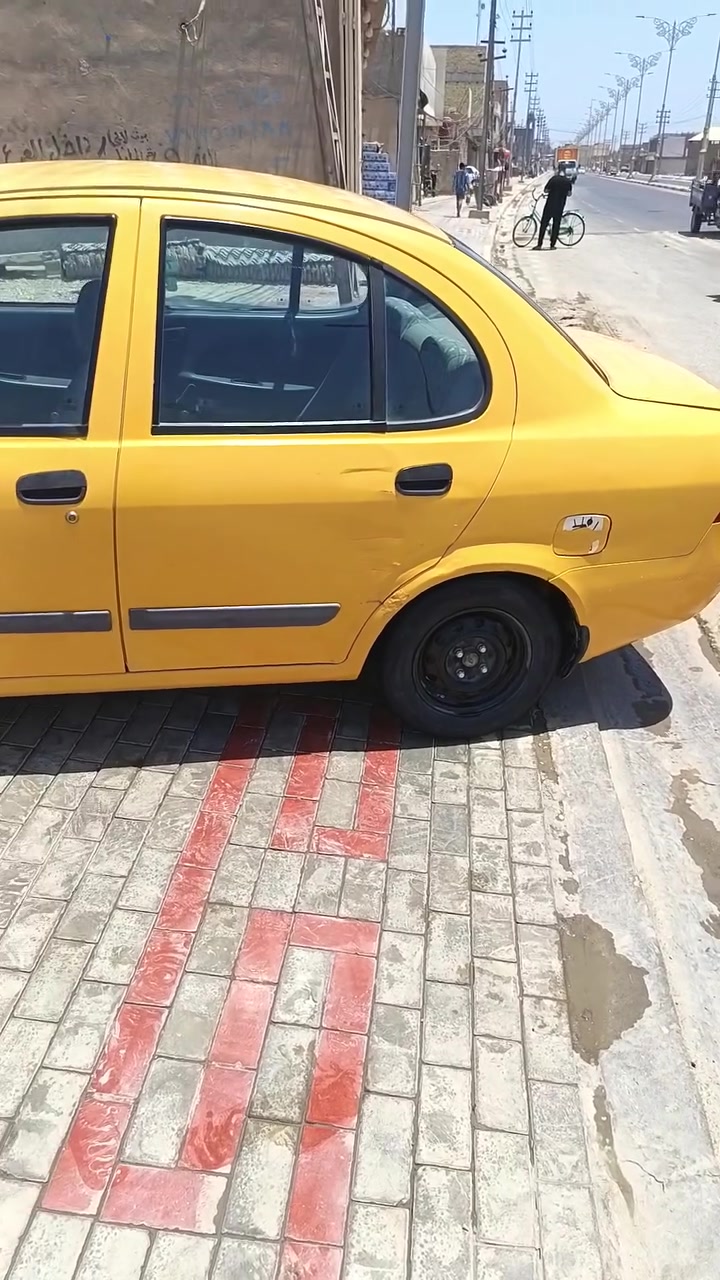 السلام عليكم سياره طيبه 2016 كير ومحرك مكفول تبريد ثلج  بيه بس ظربه بجملق امامي رقم بابل والسعر 35.وبيه مجال المكان كربلاء الحر وهاذه رقمي ***********
