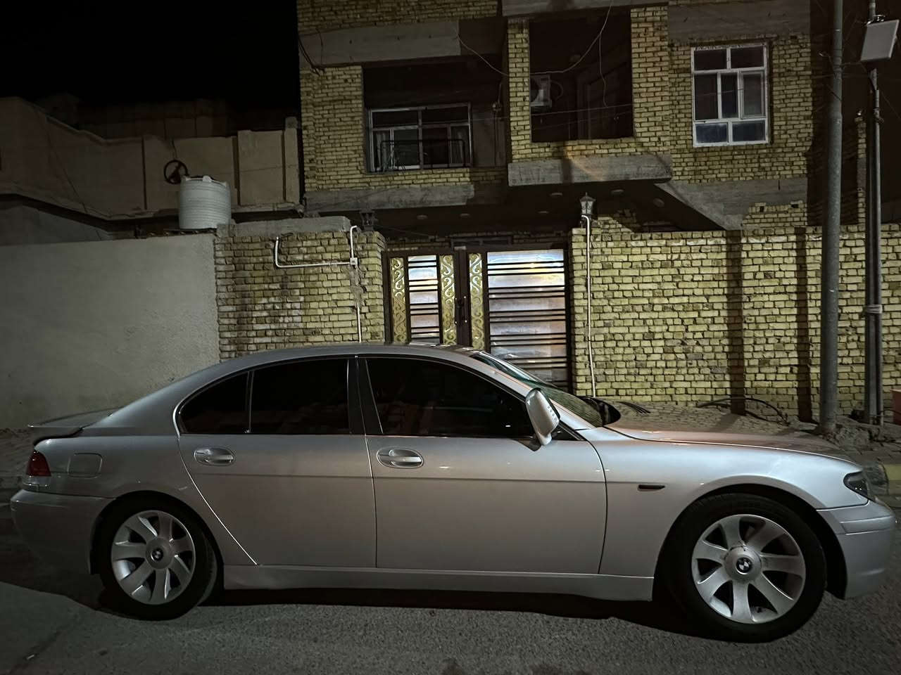 BMW 745i v8
اللهم صلي على محمد وال محمد 🤍
باخره 2002 اللون رصاصي مكفوله كفاله عامه السياره فول مواصفات بصمه 5بردات كهرباء خزن ميموري كشنات جلد تدفئه تبريد تحكم استيرن كير تعليك وسايد ابريك كهربائي حساسات امامي خلفي شاشه وموس  بل اضافه الى كلاصات يشتغلن بارد وي التبريد وحار وي التدفئه فتحه سايد روف 3طگات مثل ماموضح بلصور كلشي بيه شغال وخير من الله مكينه وكير وحداديه كفاله تخم ويل وتخم تاير جديد سياره غرفتها نظيفه جداً وكهربائيات كله شغاله وتلفوناتها وغراضها كله موجوده رقم ذي قار 4 ارقام الدولي مشروع وطني مداور بنفس اليوم سياره عل ايدي مال جناي من البيت للجامعه تاخذها ربع ماتصرف عليها مكان السياره كوت مركز المدينه السعر 133 قابل للتفاوض ويرهم بيع او مراوس للاستفسار الاتصال ***********وموجود واتساب ايضاً  وبلتوفيق للجميع .
