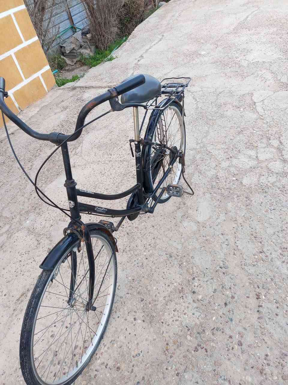 سلام عليكم بايسكل للبيع نضافتة 100/85 صار ثلاث اشهر من نزلتة حاوية موديل 16 مختوم السعر 85وبي مجال بسيط رقم الهاتف *********** واتساب متواجد
