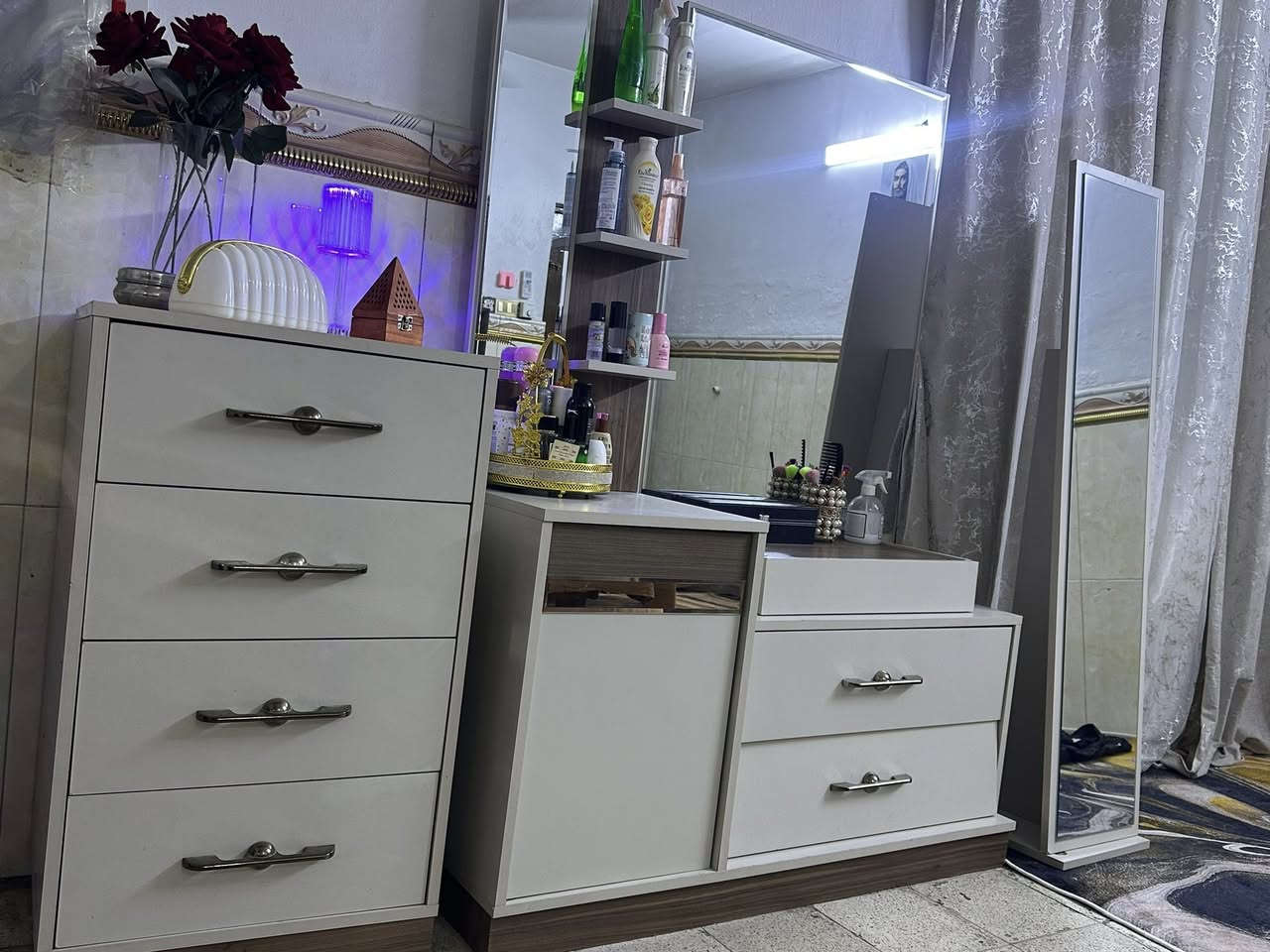 غرفة تركية مستخدم سنه جديدة اخذتها مليونين اريد ابيعها مليون و 200 و بيها مجال


**إذا كنت صاحب هذا الإعلان وتريد حذفه لأي سبب، رجاءا أرسل رسالة إلى الدعم الفني**