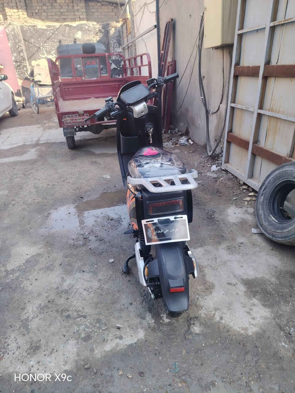 دراجه شحن للبيع دراجه نضيفه ومابيهه كل نقص ست بطاريات اربع سرع تمشي تسعين سعر  خمسميه قفل للتواصل *********** واتساب فقط
