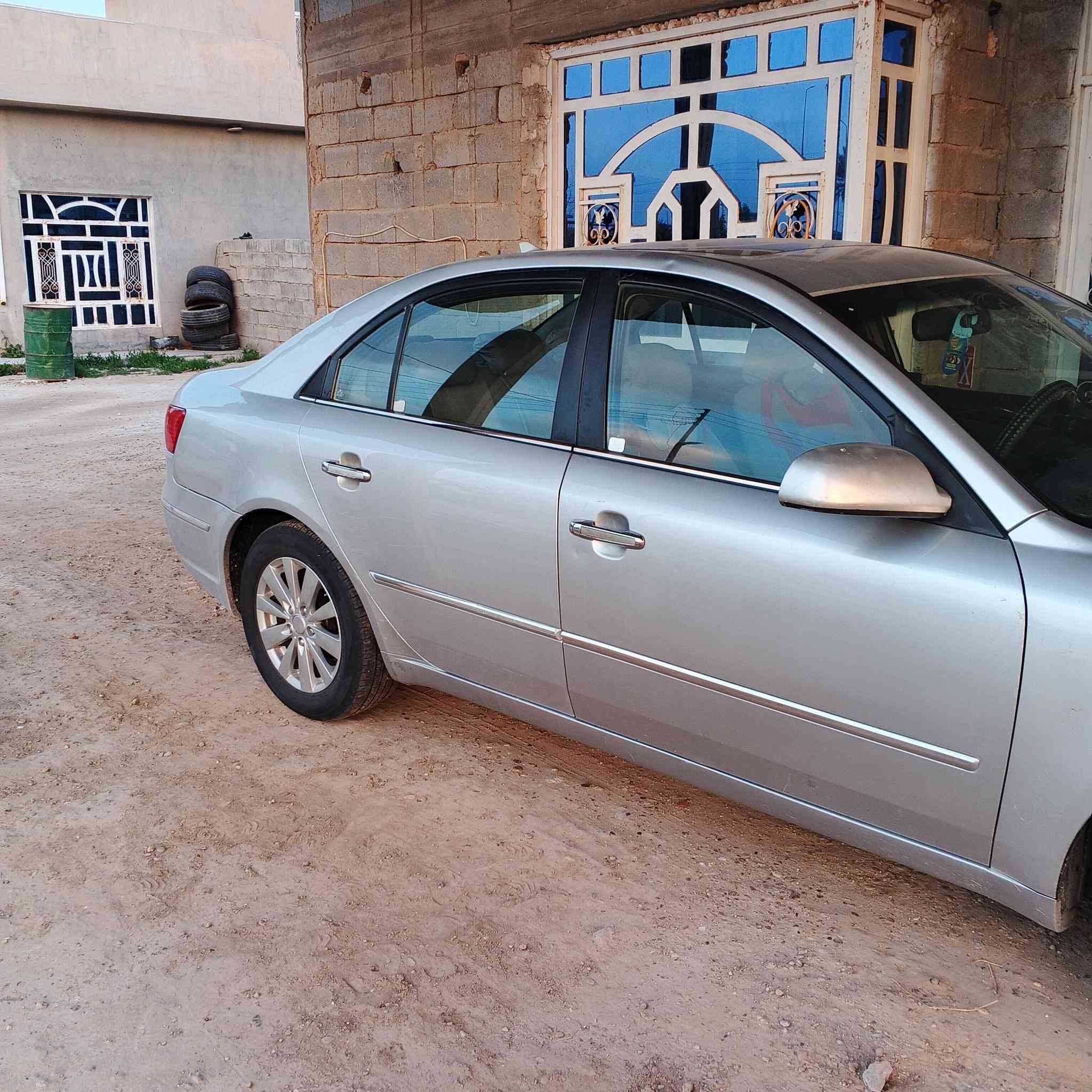 سوناتا المقدس 2009 
وارد امريكي مكينه وكير بلادية 2400  
بيها قطع صبغ بدون دولاخل بس ابيع احزام 
مكان السياره الانبار العامرية جسر بزيبز 
السعر 107 وبيها مجال للشراي 
للاستفسار ***********
