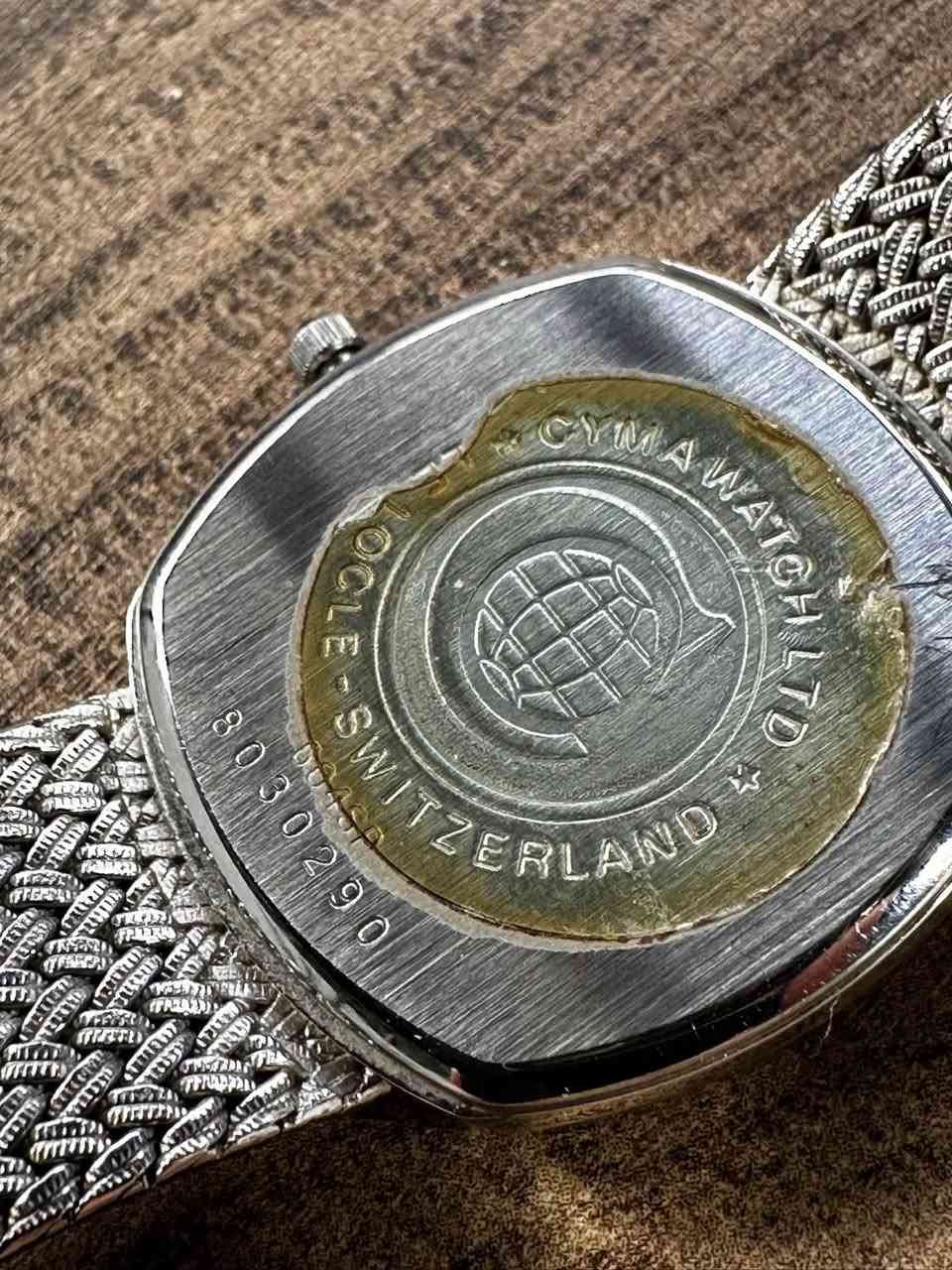 ساعة سيما ( CYMA) كواتز 
سويسري اصلي انتاج الثمانينات 
 - كلاسك  -   
تغليف ذهب ابيض حصيره 
نظافه لوك
السعر التواصل خاص


**إذا كنت صاحب هذا الإعلان وتريد حذفه لأي سبب، رجاءا أرسل رسالة إلى الدعم الفني**