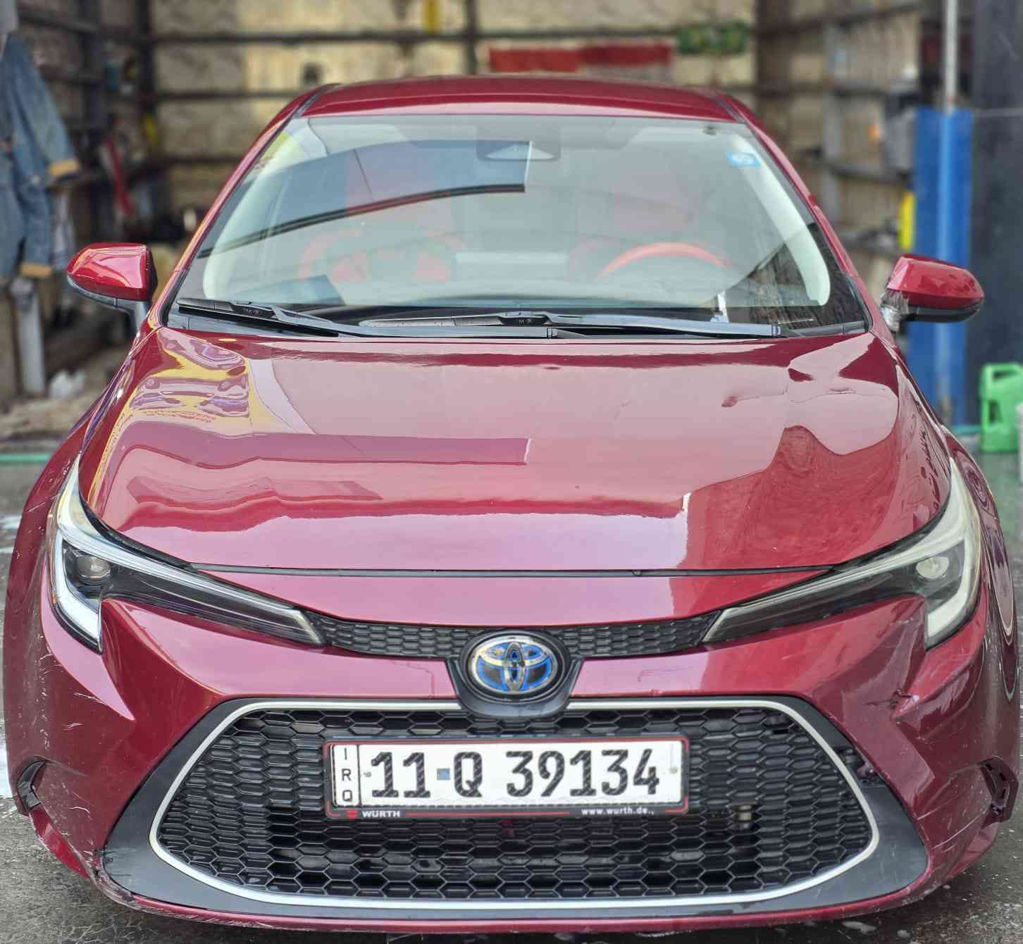 كورولا 2024 هايبرد LE ماشية 40 الف كم
وارد امريكي نظام AWD حساس دفع رباعي
مرقمة بغداد باسمي وكاملة التحويل بنفس اليوم
 بنيد وجاملغ جهة السايق تبديل وبدون ايرباك لان الضربة بداية جهة الجاملغ صفح

المواصفات 
🛜مكينه 1800 هايبرد شحن ذاتي  
🛜كراسي وارضية جلد مدوشمة 
🛜رادار + تحديد مسار طريق + قيادة ذاتيه 
🛜قرائة علامات الطريق المرورية
🛜هاند بريك بصمة + اوتو هولد 
🛜 بطاين بوب حياكه  مطرز
🛜شاشه مسجل +تبريد بيانو + كامره خلفيه +  
🛜لايت زينون عالي وناصي
🛜 حساس اطار + حساس مطر + حساس لايت داينمك  
🛜ايفي مود + مود درايف + مانع انزلاق 
🛜 تحكم  الستيرن كامل مع كروس سرعه
🛜ايرباك عدد 10
🛜نظام AWD رزانة فول 
تغليف الارضية جلد
عنواني بغداد الشعب حي البساتين
تلفوني ***********
السعر 164 وبيها مجال بسيط
