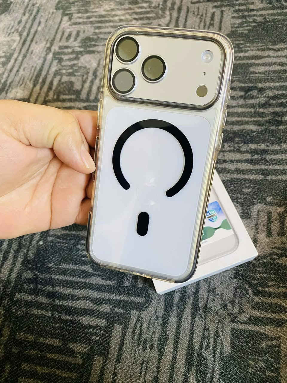 سلام عليكم آيفون 17برو ماكس جهاز مستخدم 12يوم ذاكره تك خط 512بطاريه 100عدد دورات الشحن 9 جهاز نضيف جهاز مغلف كامل سعره مليونين250مع كفر ورأس شاحنه الاصليه مكاني صلاح الدين بيجي ***********
