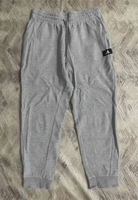 بجامه اديداس • مقاس L • نضافة تامه