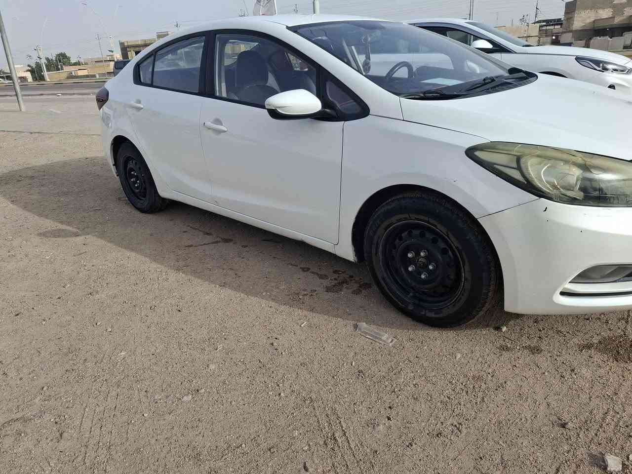 السلام عليكم سيراتو موديل ١٣ الشكل الجديد ماشيه ٢٠٠ بيها مكانين بارد بسيطات ما مصبوغات بيها رصعات بسيطه حتى فحص بيها  محرك وكير نضيفات تجي وتشوف تبريد نعمه من الله دواخل نظيفة لسياره بأسمي  رايدها ب 105 وبيها مجال حك الجيه *********** البصرة, العراق
